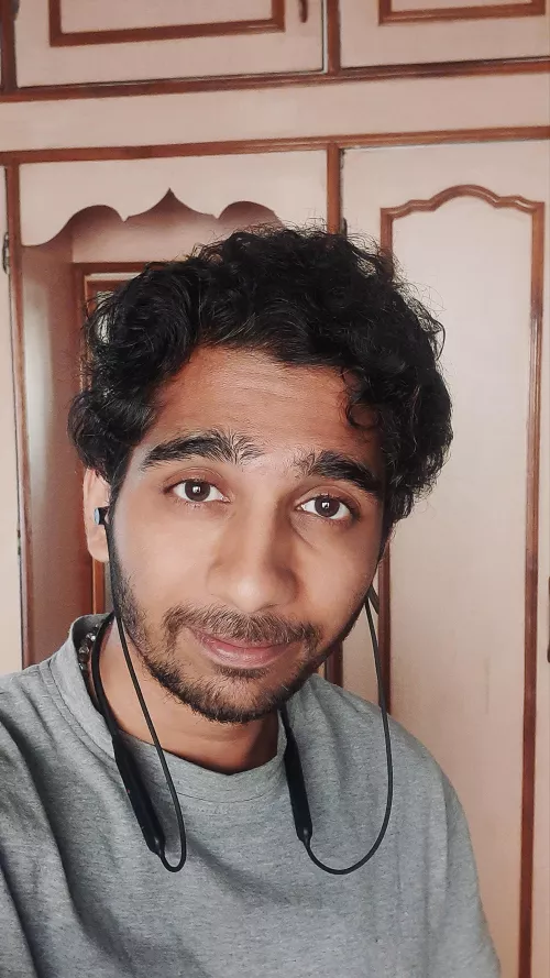 Guess my eye colour? by Fantasy_player12