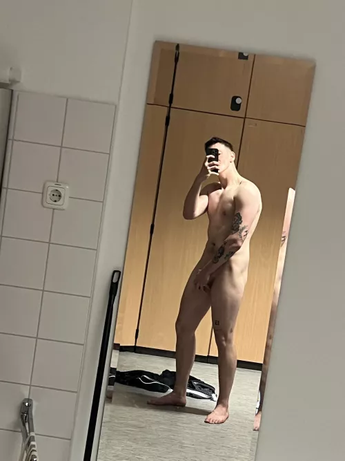 hello🙋🏽‍♂️ by Status_Purchase_2734