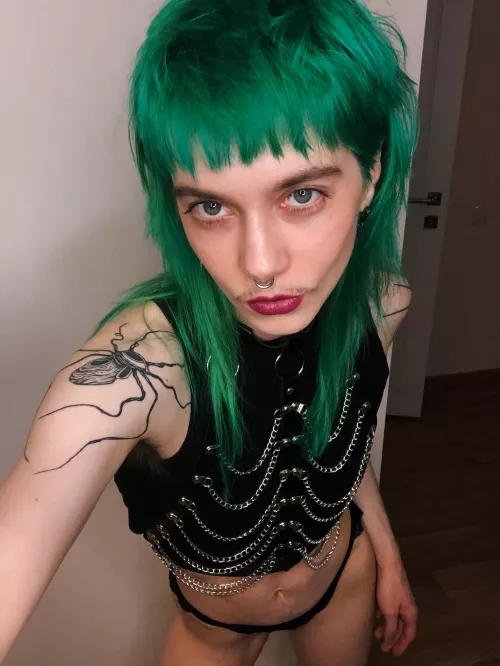 How do you like my new harness? by kiki_morra