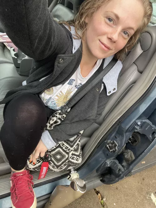 I hope you like one legged hotties [F] by Amputeelove