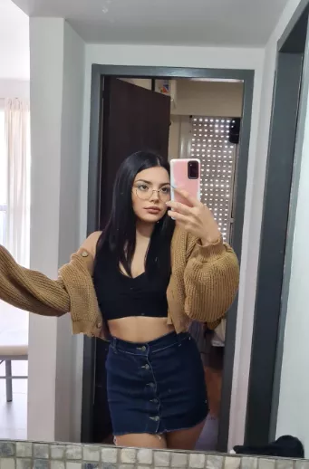 I look good with clothes but better without posted by Mik0111