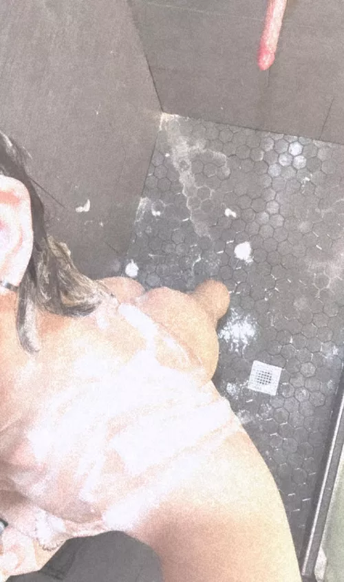 I might need a little help washing my back by Menherakunn