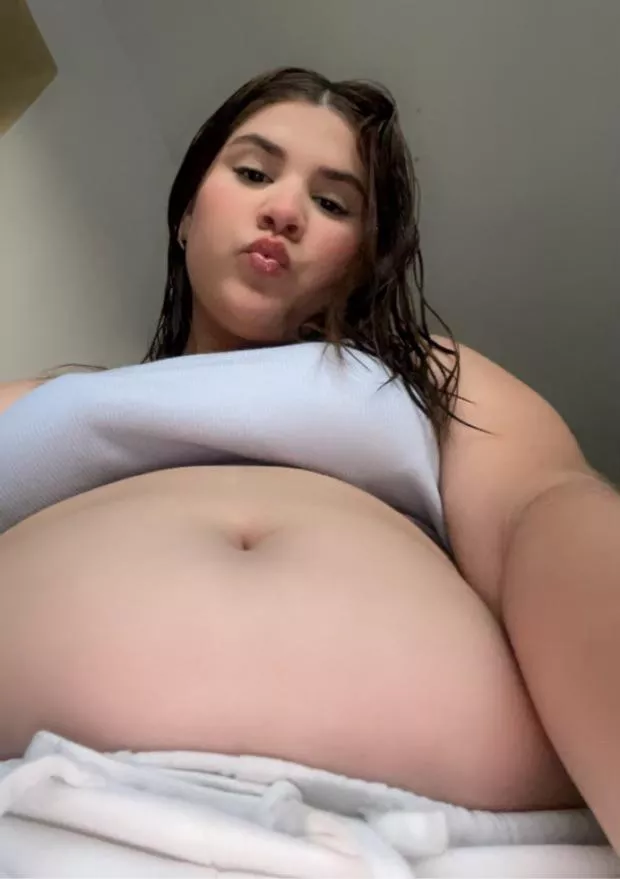 I want to have a really big belly🐷🍟🍔 posted by chubbypaty