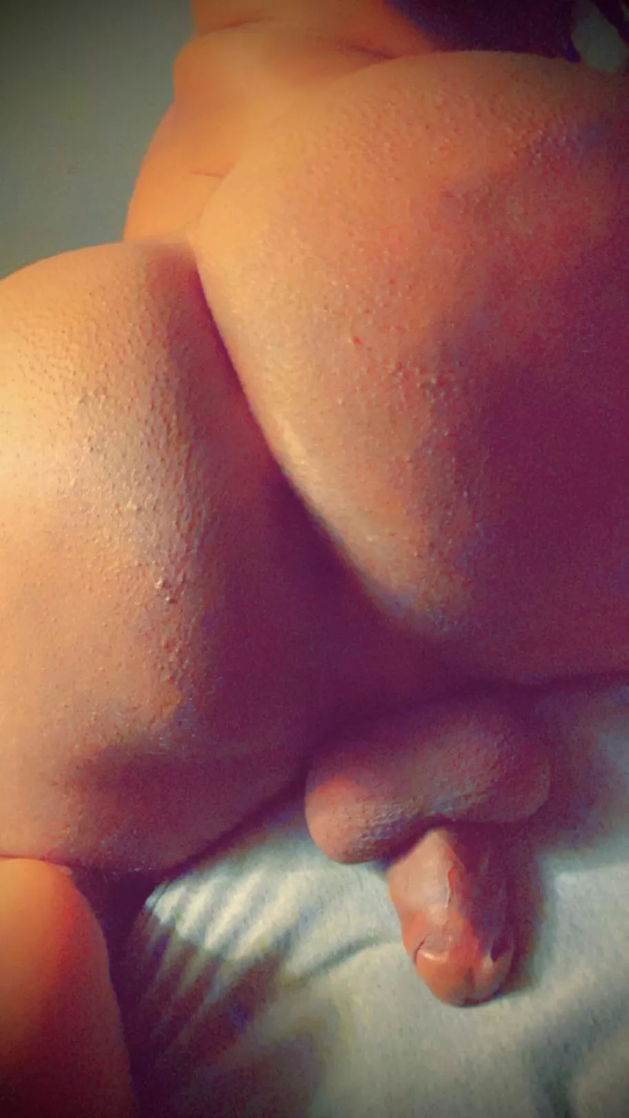 I would love to feel your tongue 👅 in my ass 🍑 posted by Traditional-Berry205