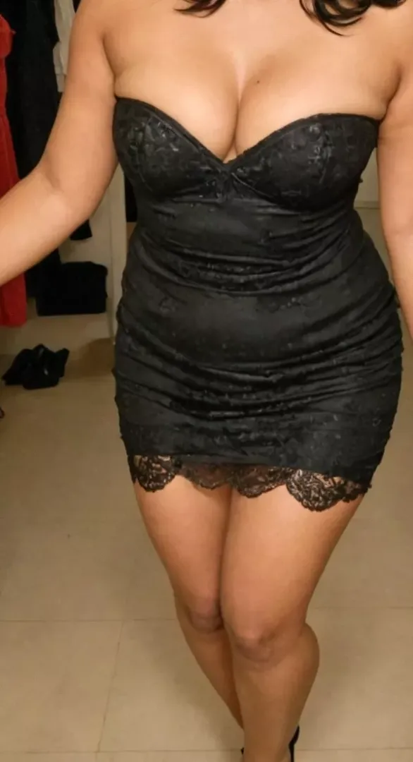 Is this slutty enough to get my husband's friends attention [f] 31 yo Indian wife by wife_messalina