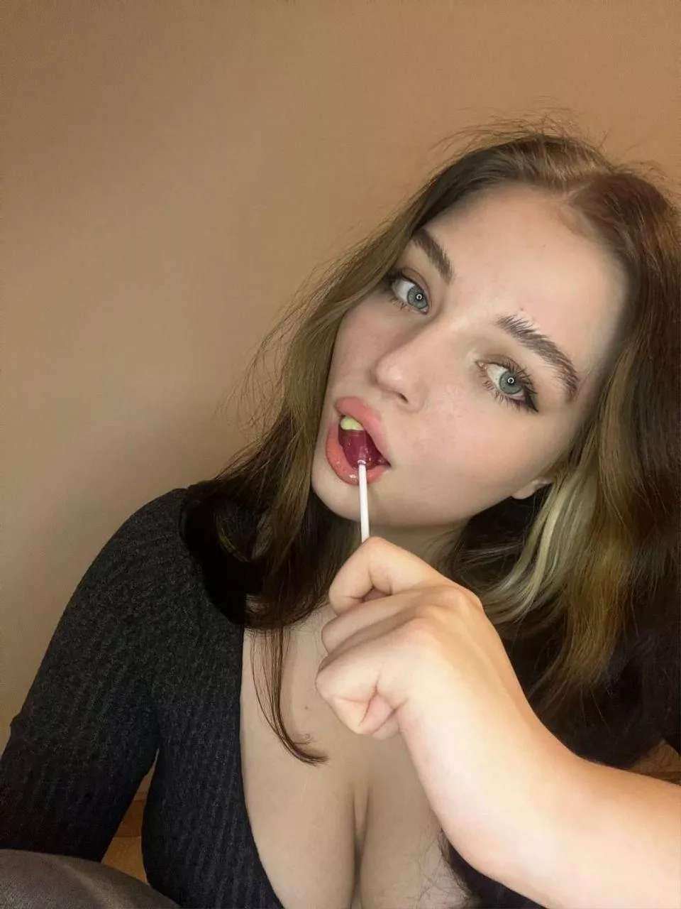 IUTR My favourite lollipop posted by Magic_Lillyt