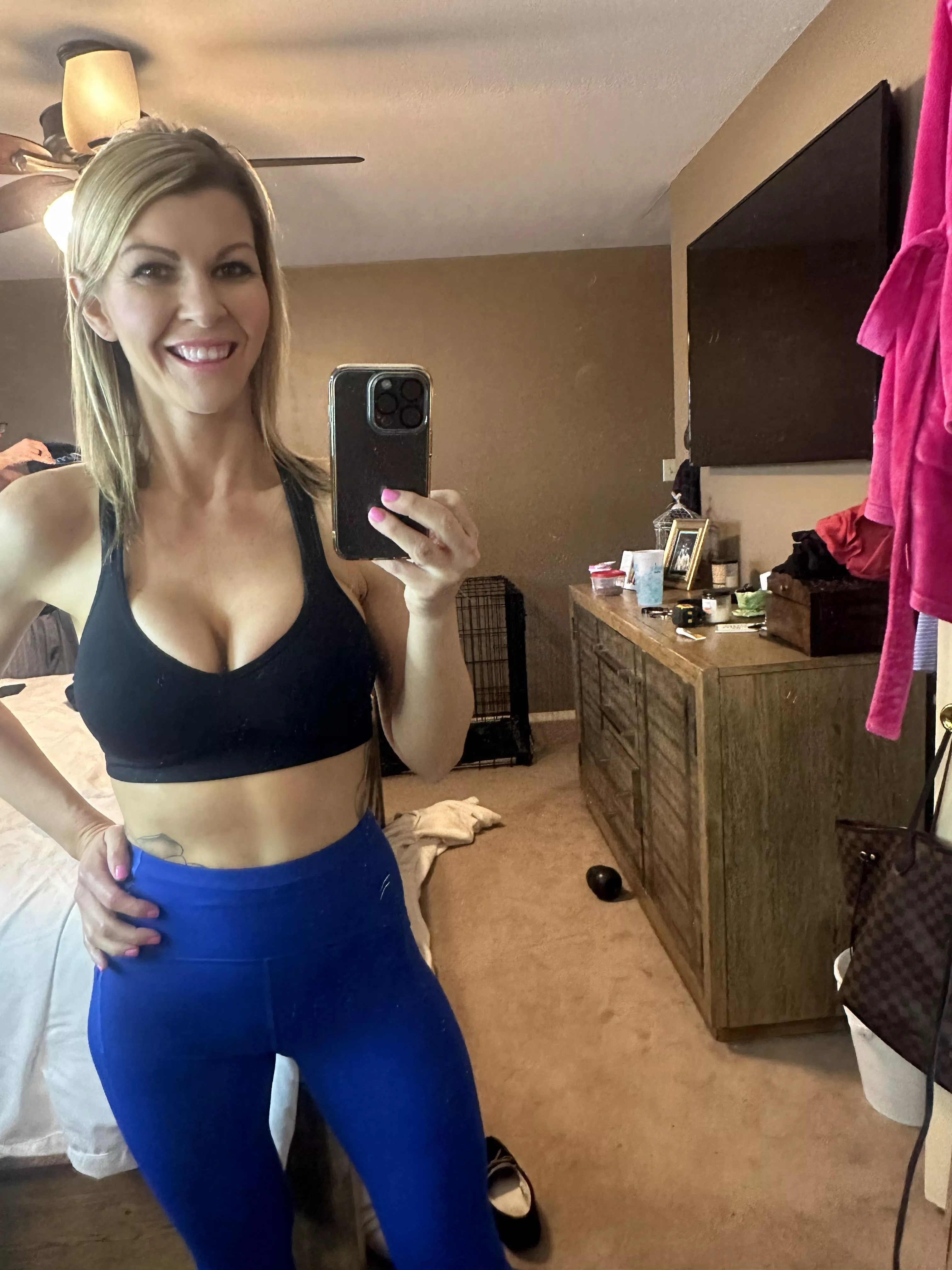 Love this color combo, hope that gym DILFs like it. posted by fitnesswife1983
