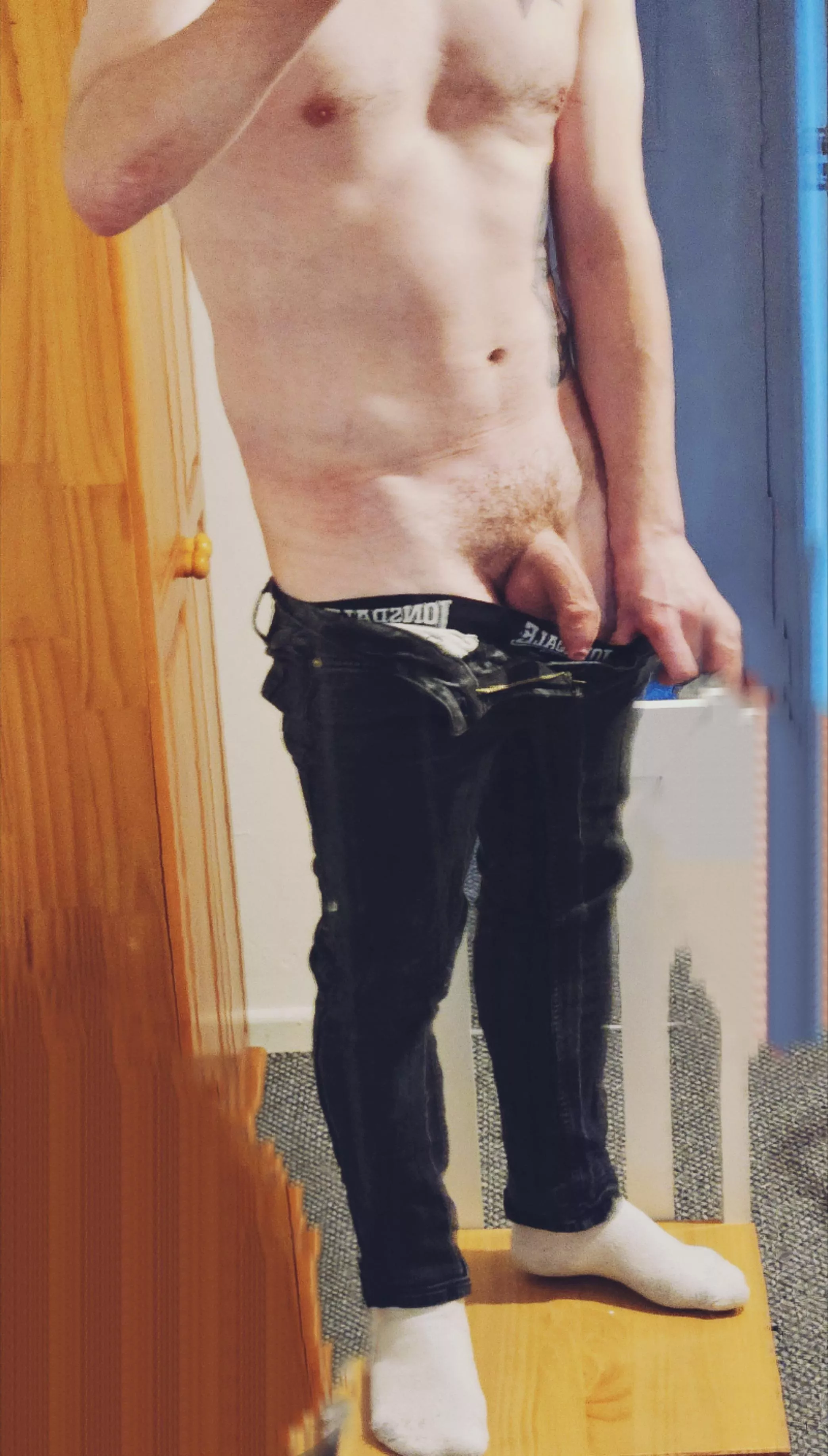 (M) 32, Any thots on this body? posted by FalconJoePesci13