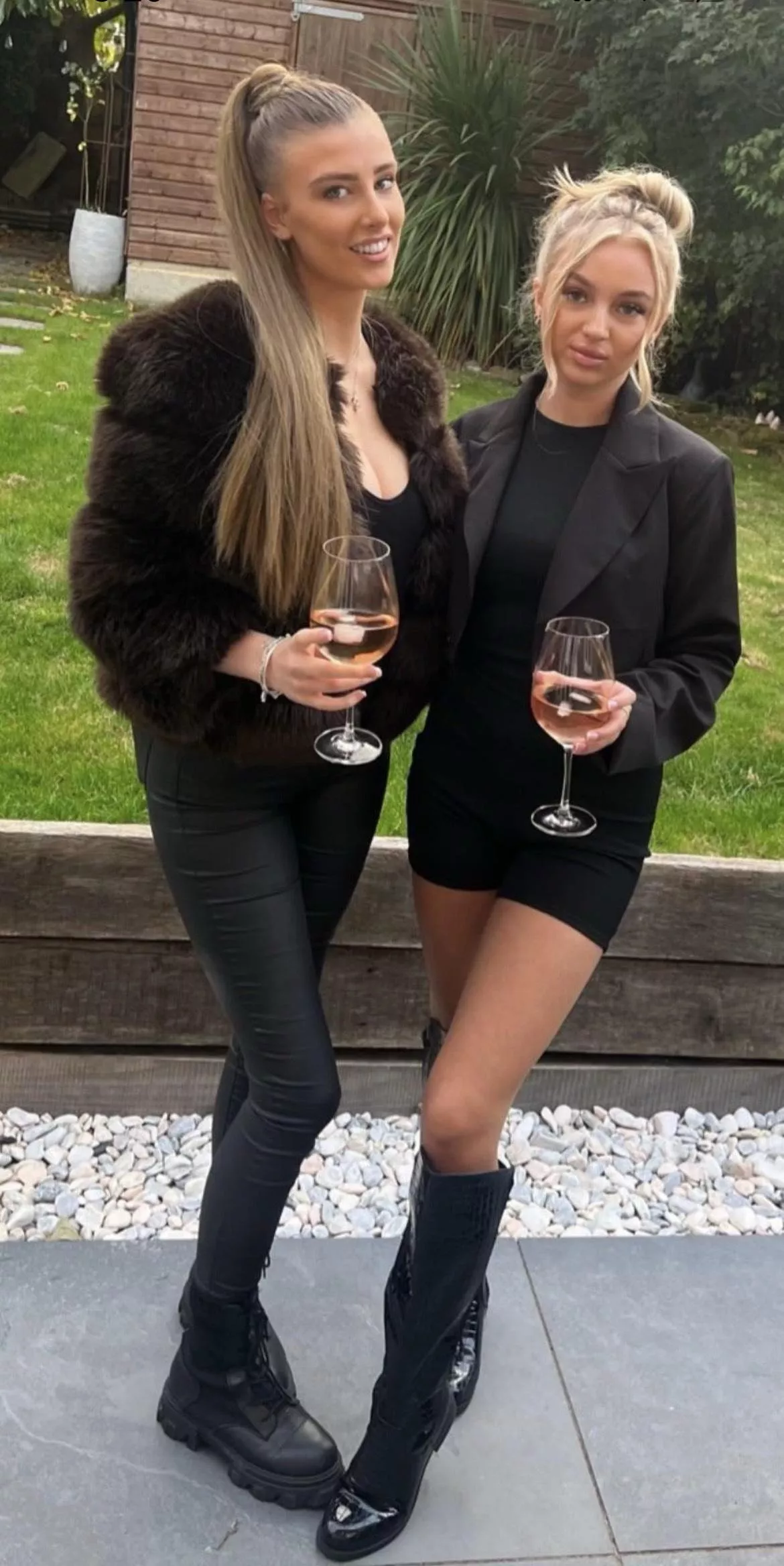 Sexy duo in boots and leather, who likes? posted by jensnnsnshn