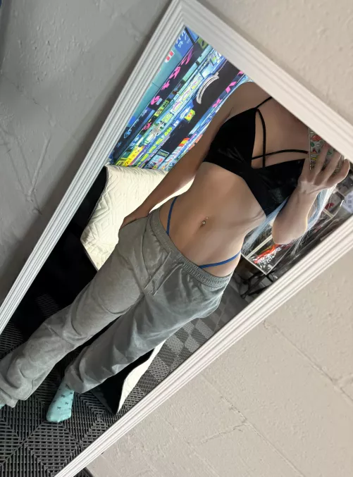 😛the more cropped, the better by Hikari_Scar