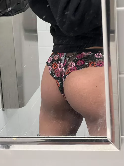 who like em petite by j-unixr