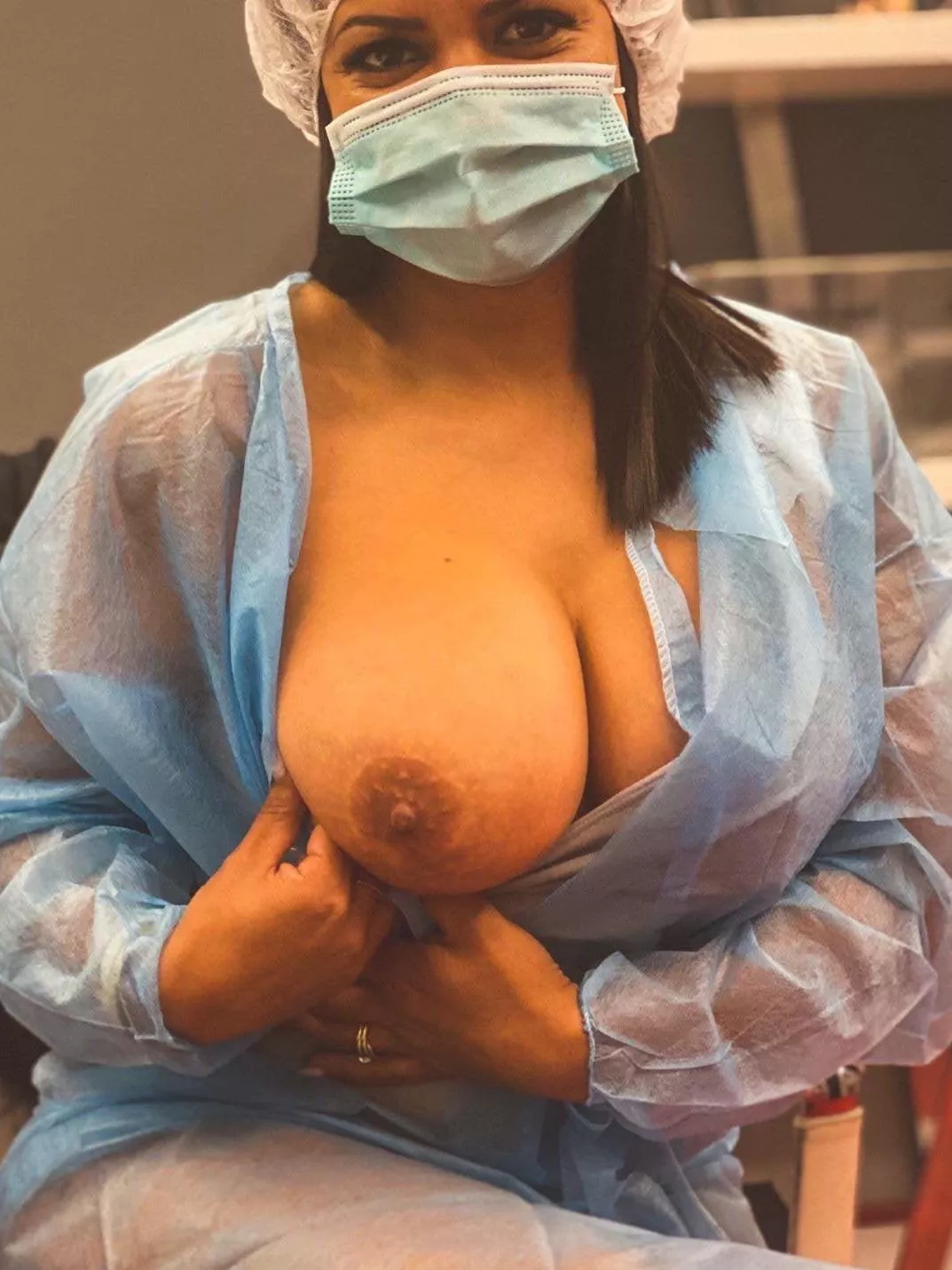 Would you fuck a nurse you met on Reddit ? F43 posted by Kayssi23