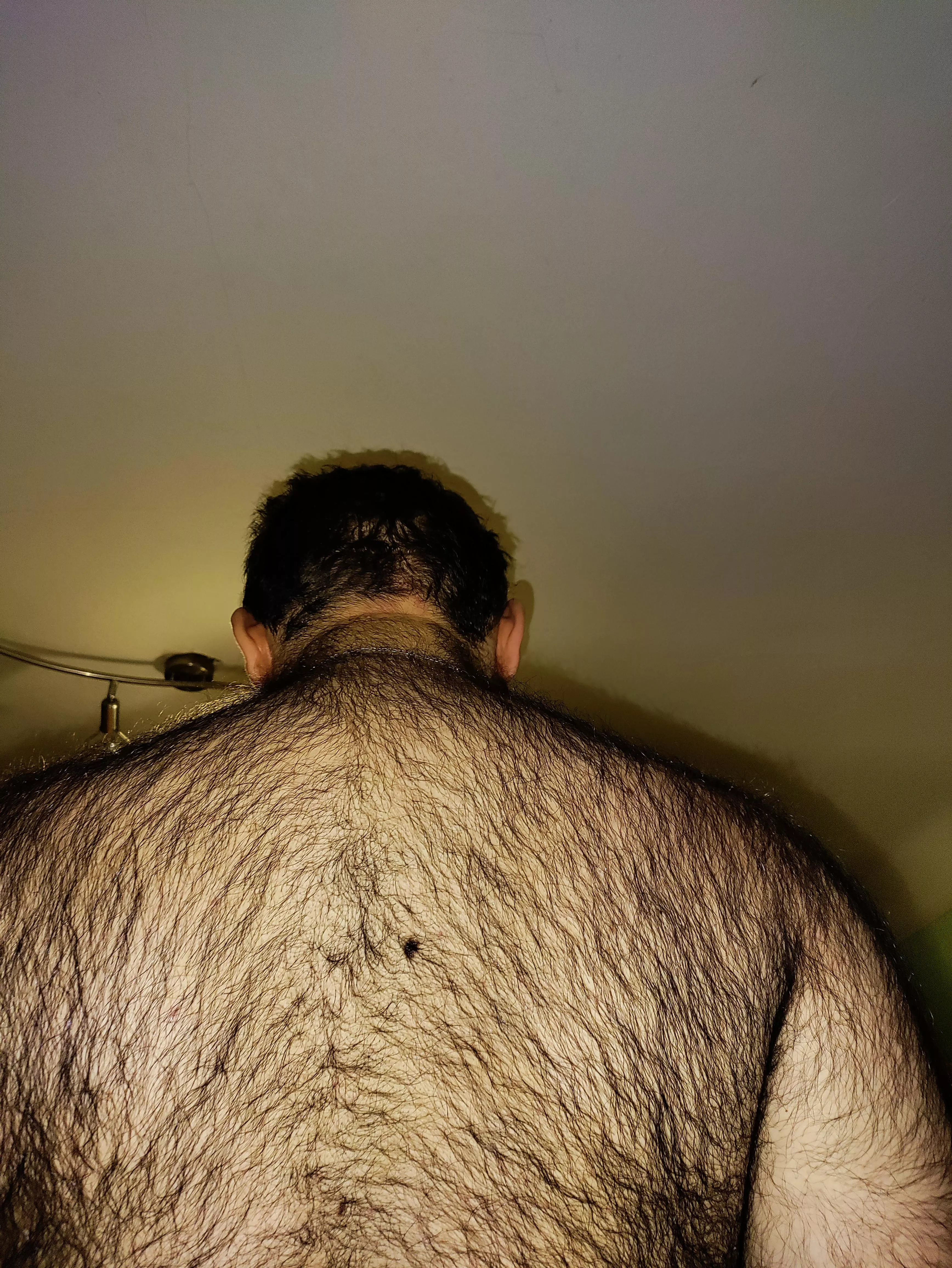 21, Wanna hug me from behind? posted by bicurious_engineer