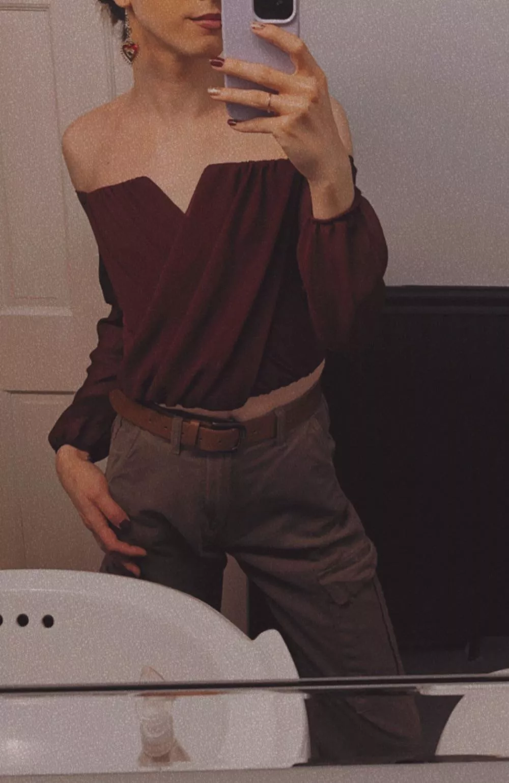 26 femboy for longterm chat with tops. posted by Winter-Cabinet8118