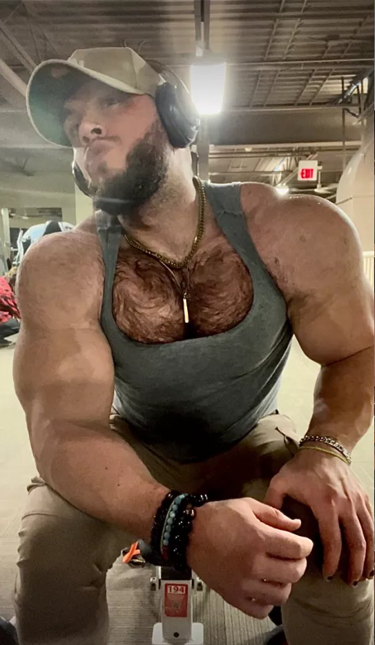 Alpha Daddy (M)(32) posted by Damiantheone96