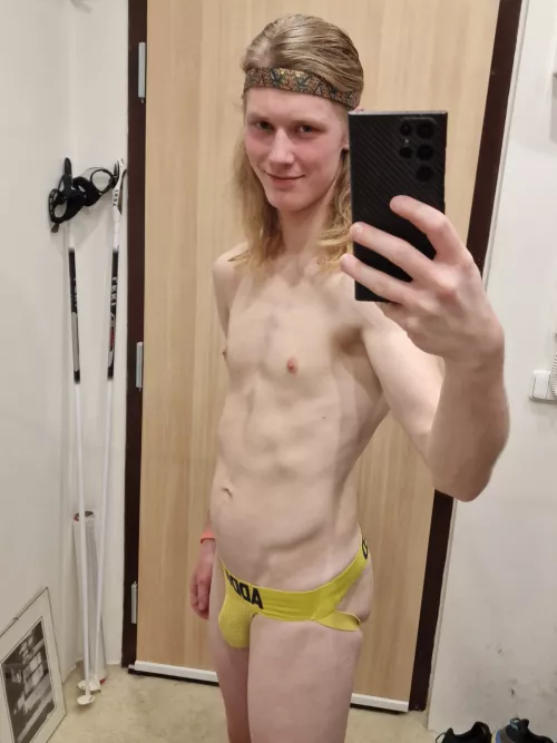 Anyone into long haired and skinny twinks? :) by BodnyM