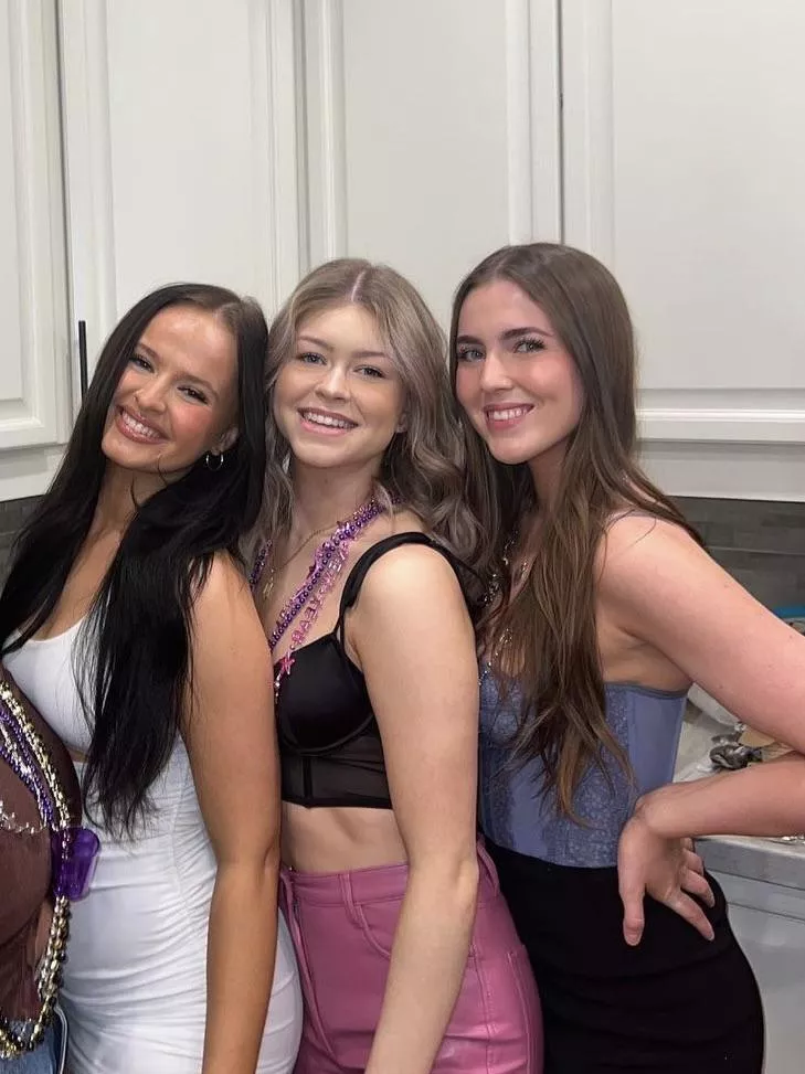 college babes posted by awfully-loud16