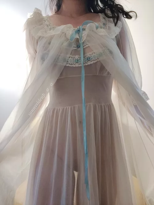 Could I interest you in a vintage peignoir set, ladies and gents? 💋 by SunnySideUp_0_0