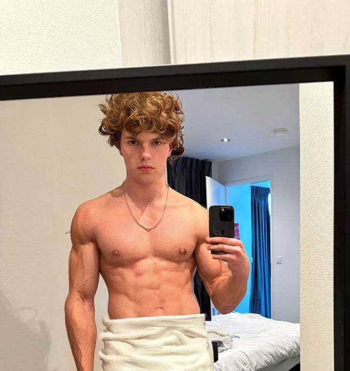 cute face,abs,and of course for you forearm lovers... posted by Blank_Hearty