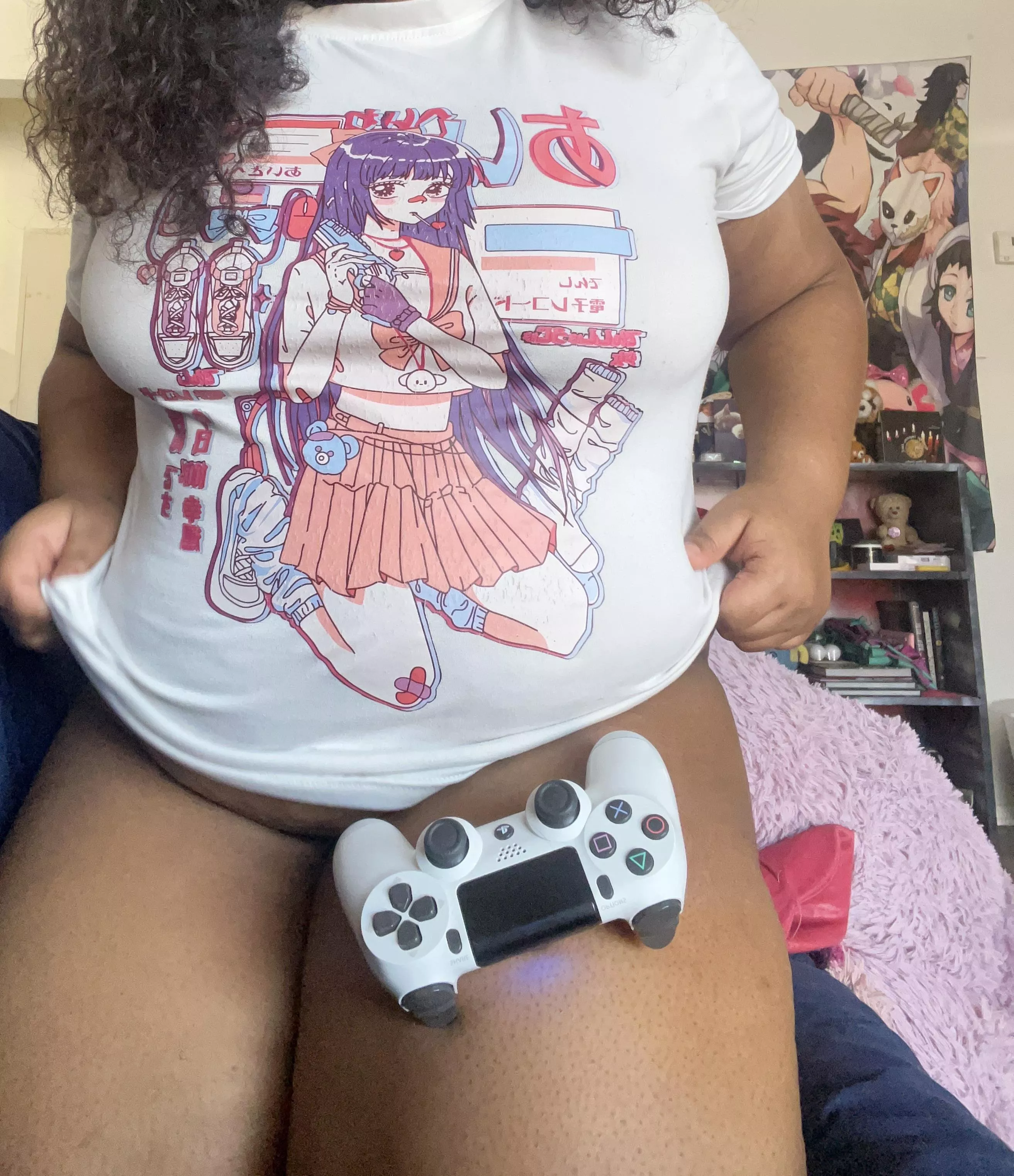 Do gamer girls with thick thighs make you hard? posted by bunniigoddess