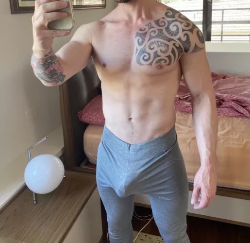 Do you like my bulge? by _-TommyInnit-_