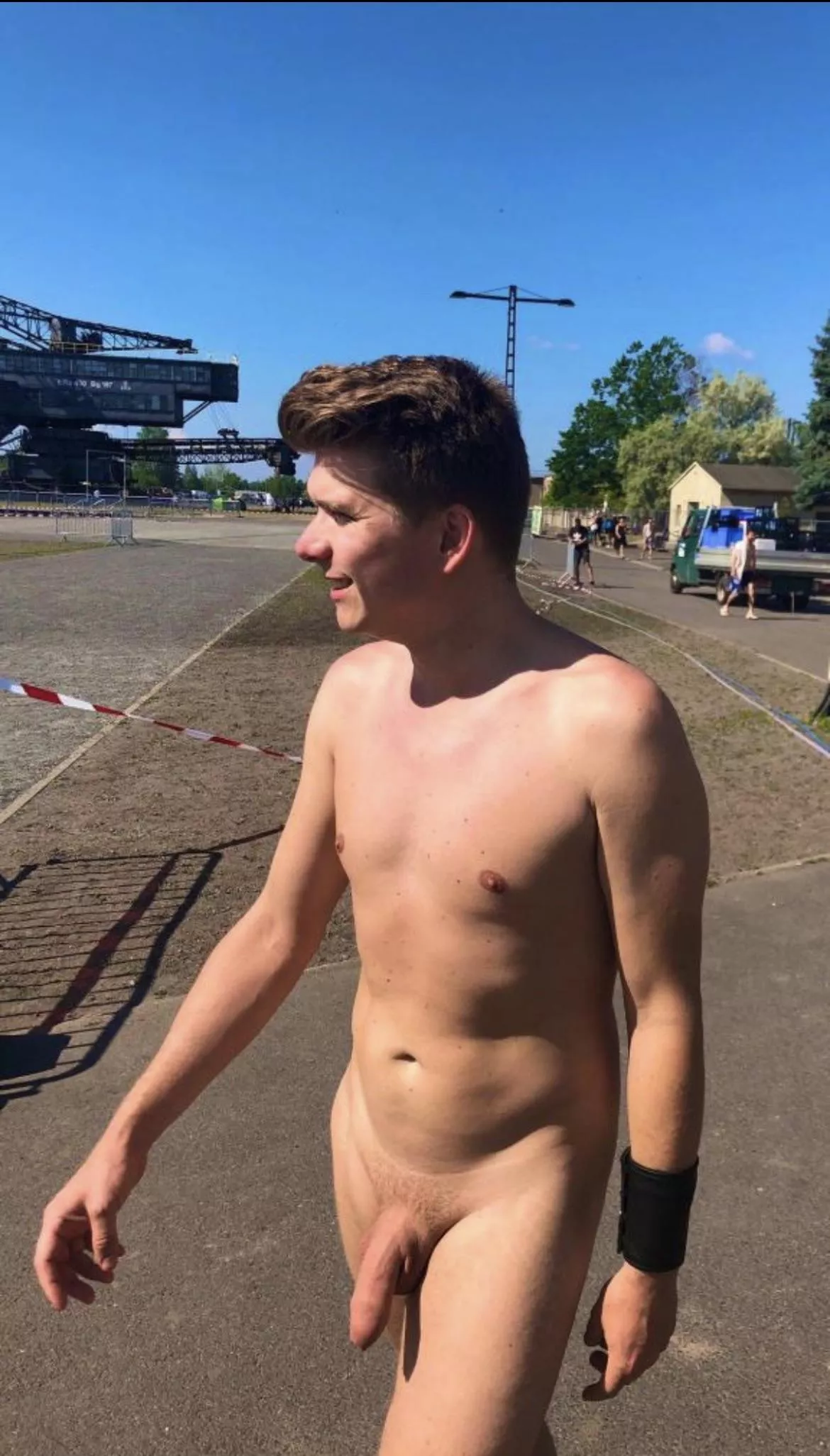 👋 Dutch nudist posted by Confusion-Wild