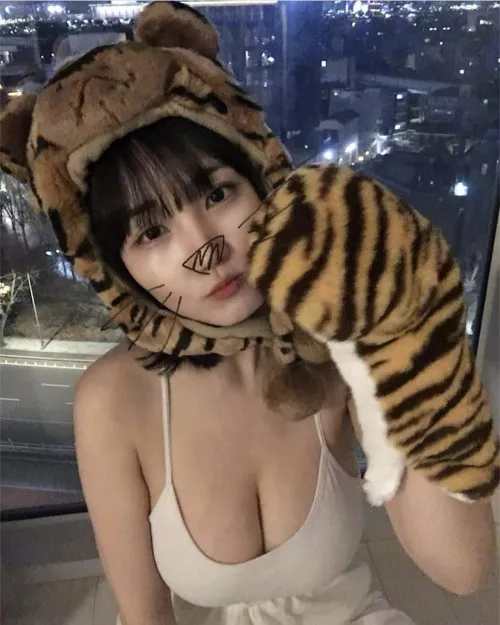 Filling that top by yoodton