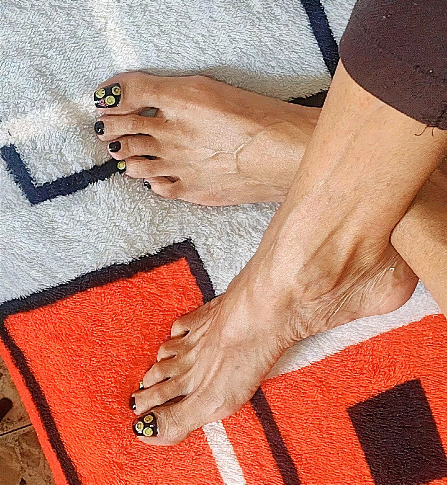 Funny toenails posted by Nicky_Bennett