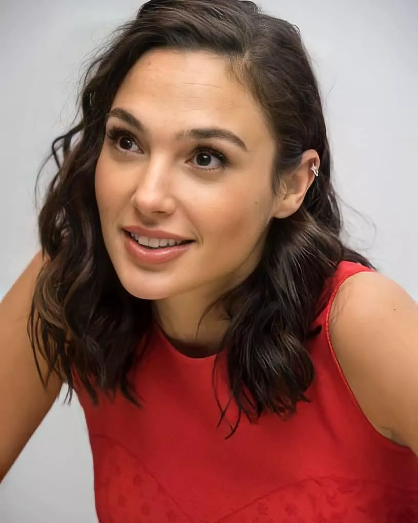 Gal Gadot posted by chuboi991