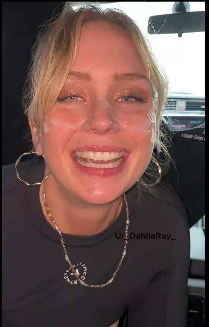 Getting a facial in the parking lot ❤️ posted by _DahliaRay_