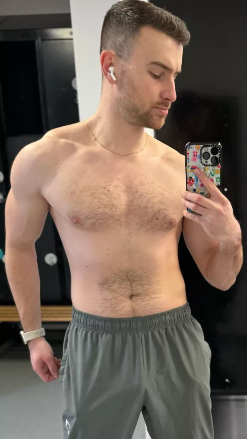 Guess what day it was at the gym 😁 by twinkstar49