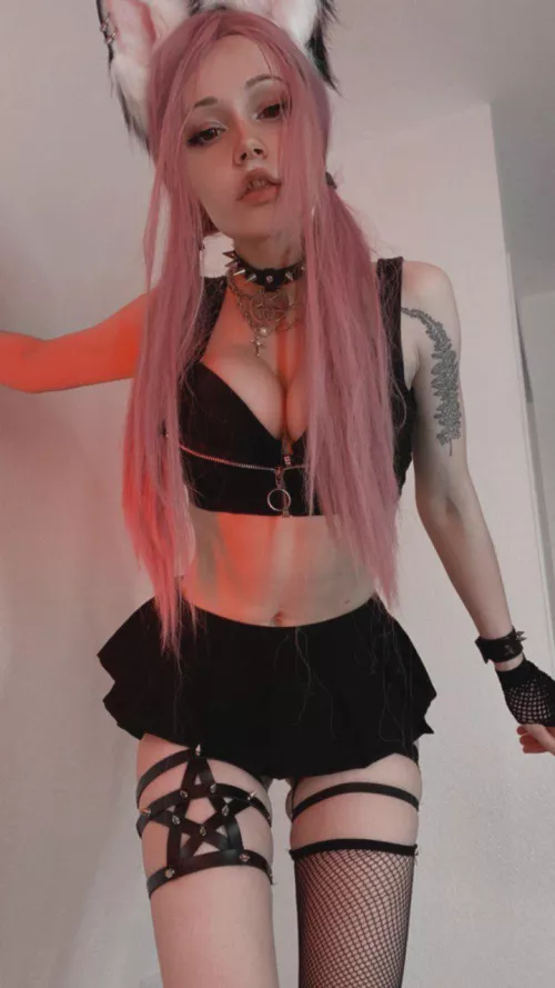 Is my style of dress your type? by Radiant_Simple95