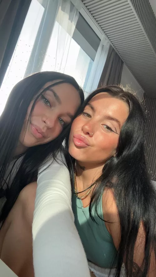 IUTR college girls by kaoukaoukaou