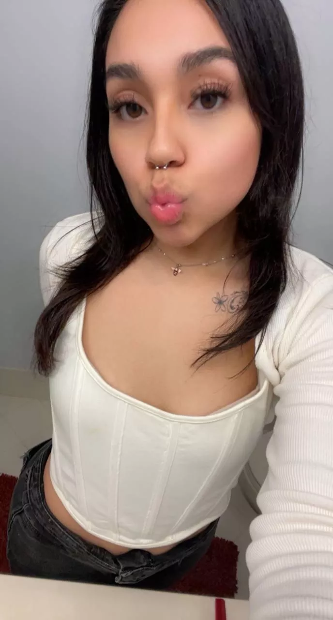 IUTR posted by Hot_Babet