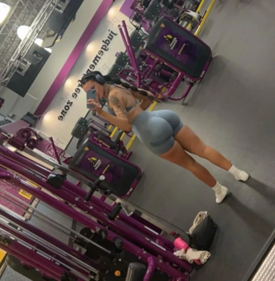 Leg dayyy posted by HotWetHailey