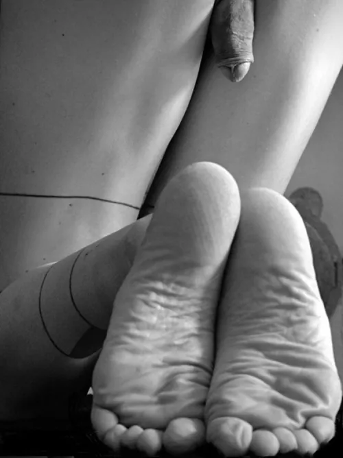 lick my soles by mailouve