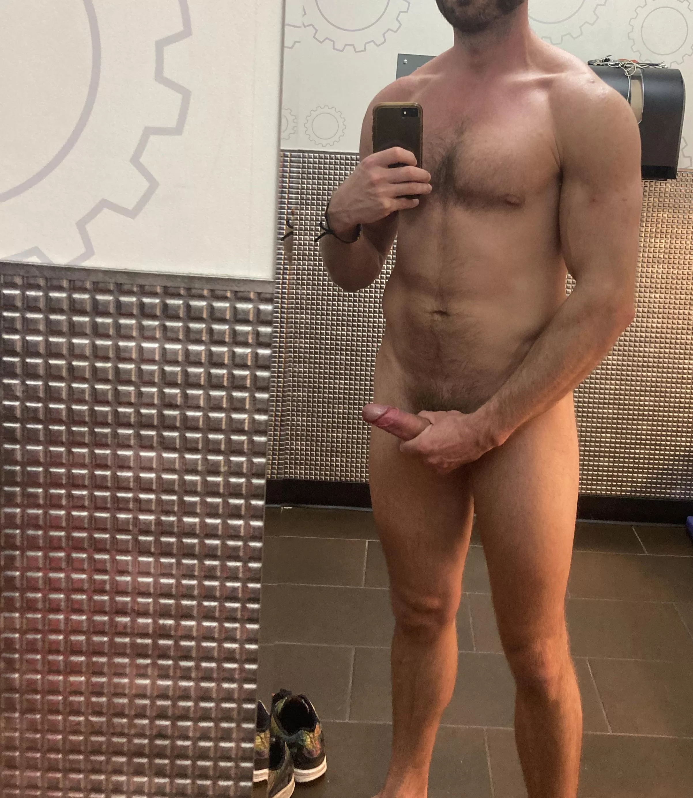 Lifting always gets me going [37] posted by theeroticmonk