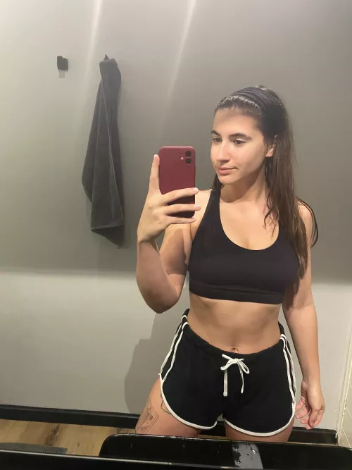 me and my mirror IUTR by sweetlikehannah