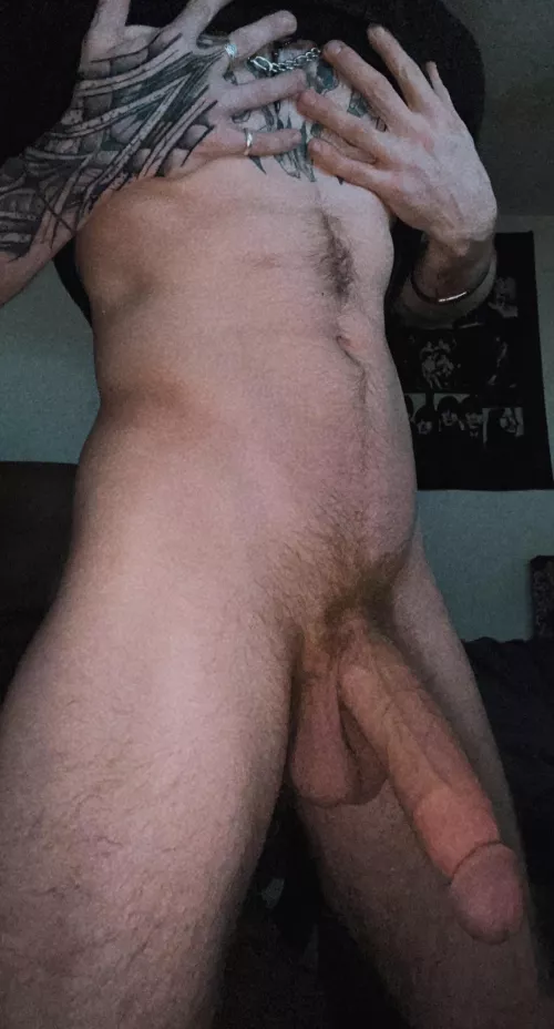 Mid thigh kinda guy by Chodie_Thicc