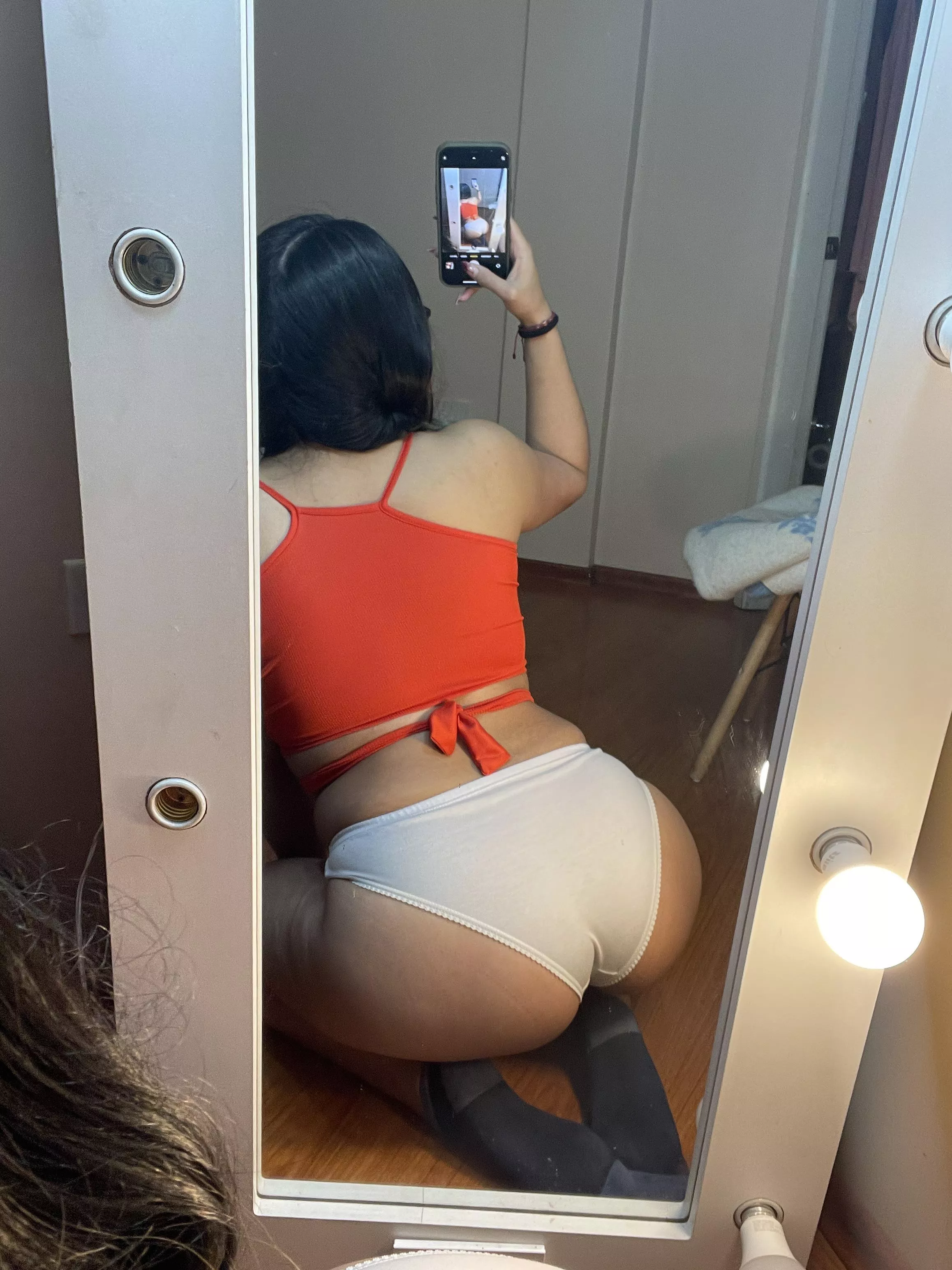 Mirrors exist for taking booty selfies :D [f] posted by evans-twins