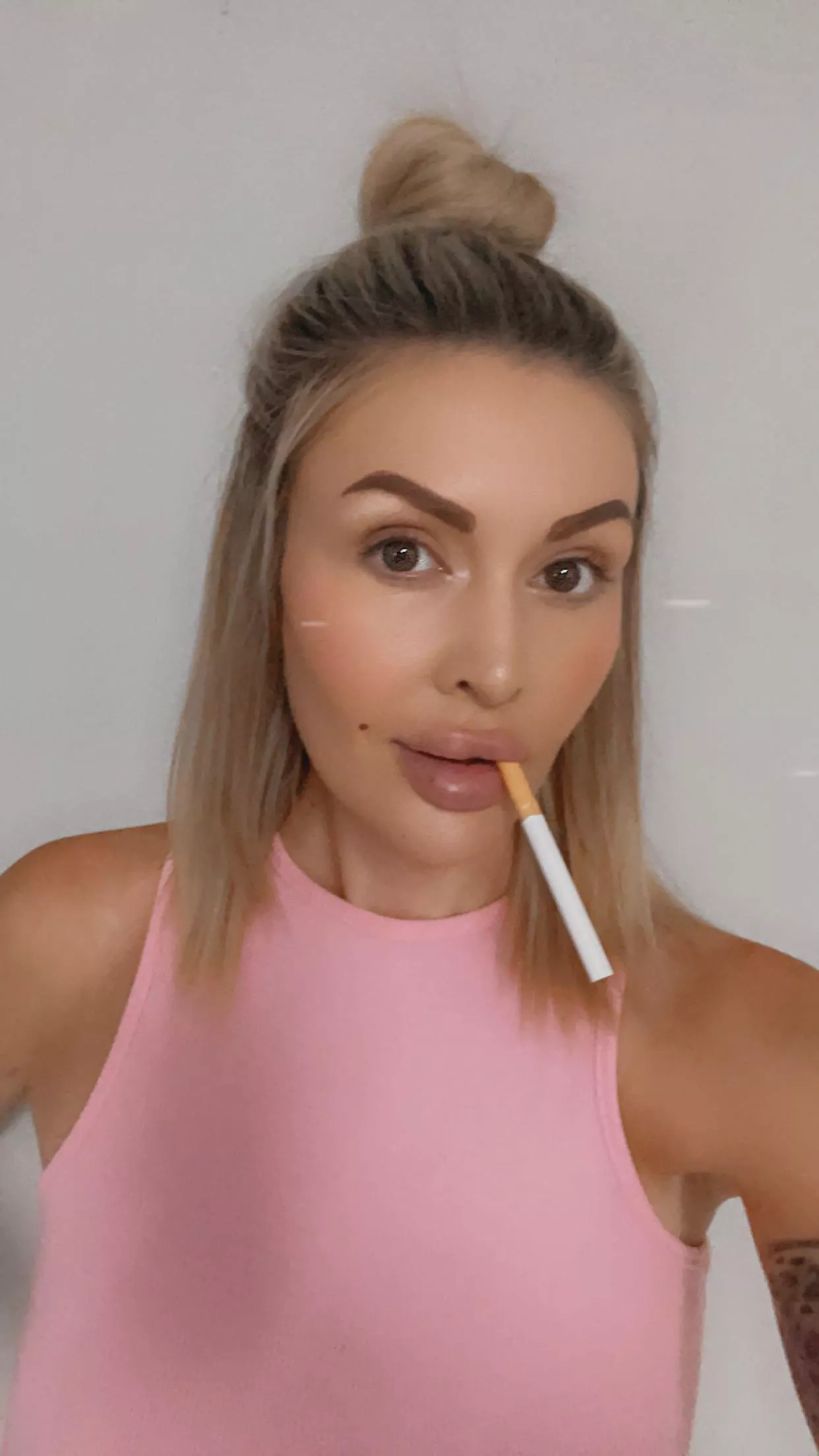 Morning 🚬💋 posted by Relevant-Wallaby5244