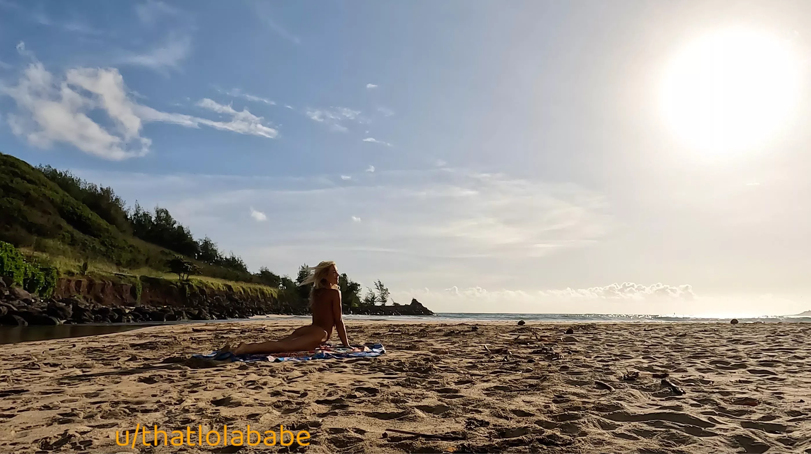 Naked sunshine yoga💗☀️ posted by ThatLolaBabe