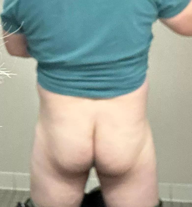 Old man ass posted by Shot-Skin-8761