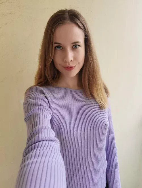 One side is clearly more bra-free than the other 😂 by naturalgirl_mel