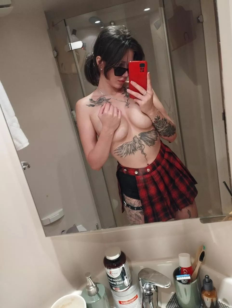 Should I take more pictures in the changing room 😏 posted by egryyasa