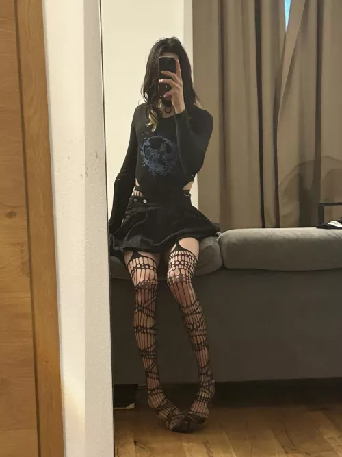 Thigh pillow anyone :3 by just_briar