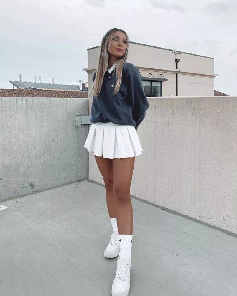 Tight and short, both me and my skirt . posted by ivicastrifemk