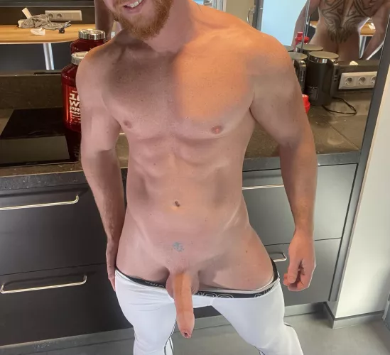 (32) is it crazy not wearing underwear with leggings to the gym or that too risky? by Bearded_alpha1