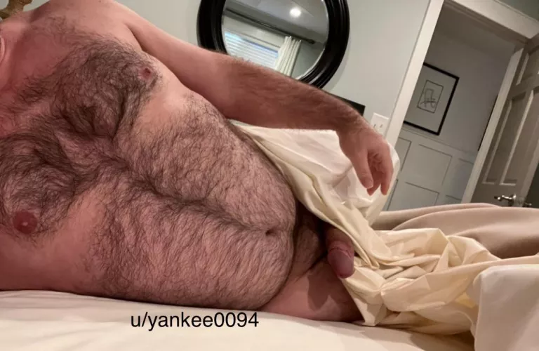 (40) Let’s forget work, you coming back to bed? by yankee0094