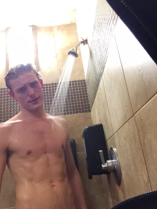 Anyone Wanna Chat here? by Free_JBang_33